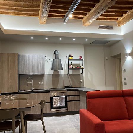 Апартаменты Nuovo Centro Citta Vicino Piazza Anfiteatro - Parcheggio Biciclette Лукка Экстерьер фото